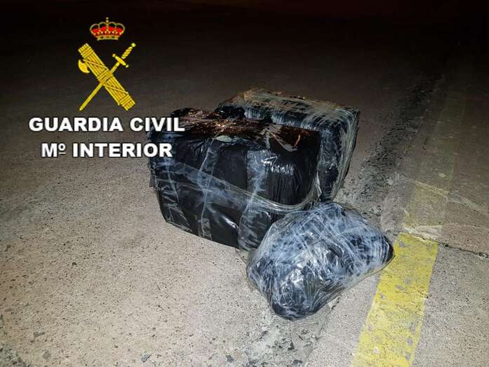 Imagen de algunos de los fardos recuperados (Foto TA)